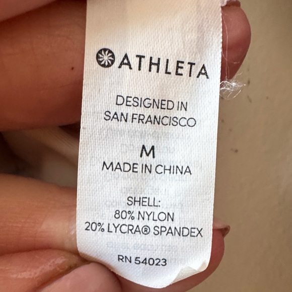 Athleta Watercolor Floral Crop Rash Guard Long Sleeve Twist Waist Size Medium - Picture 5 of 7